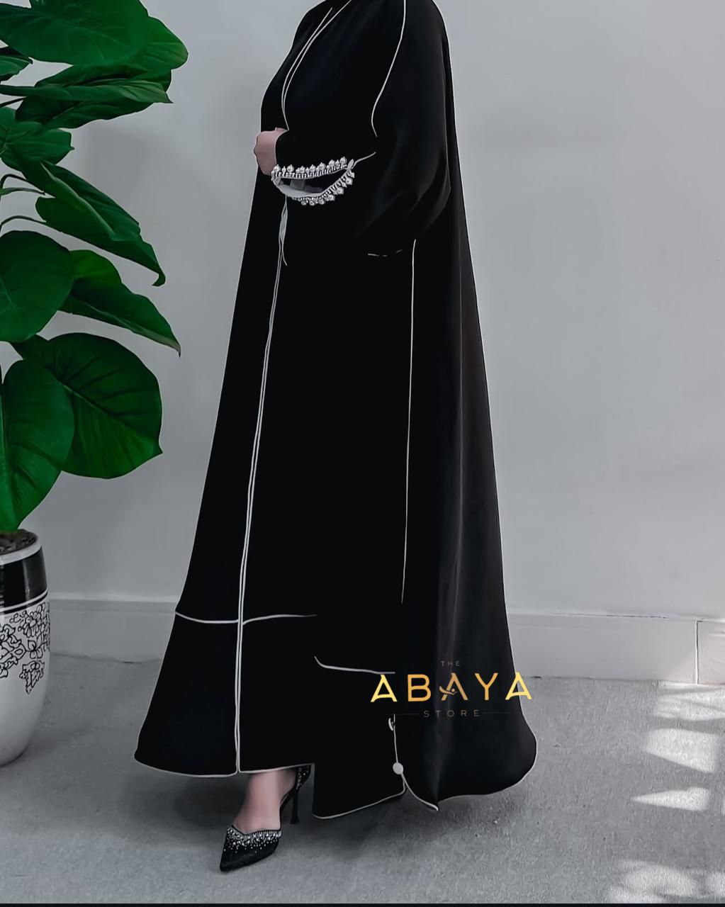 Noor Abaya