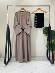 Effortless Elegance Embroidered Abaya 💕