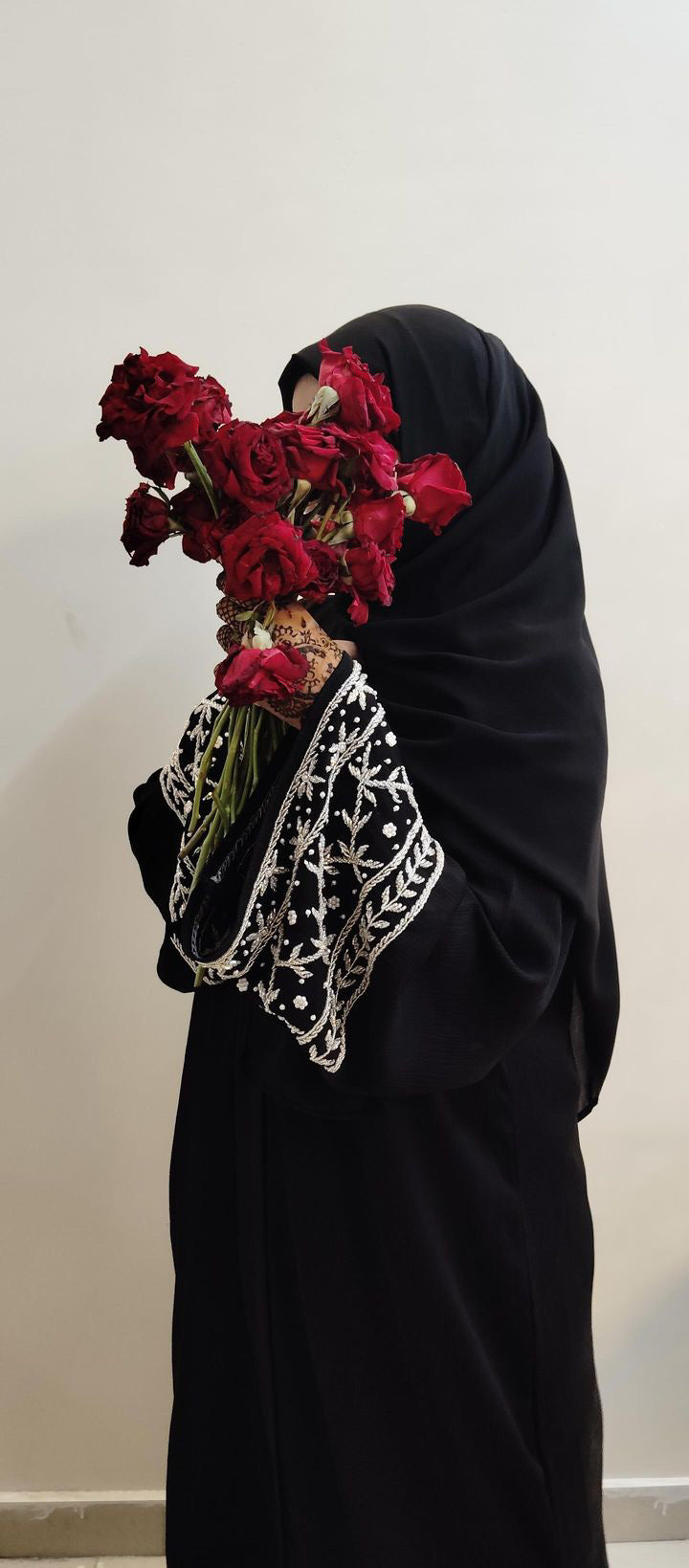 Luxury Handworked Sleeves Buttoned Abaya - The Abaya Store