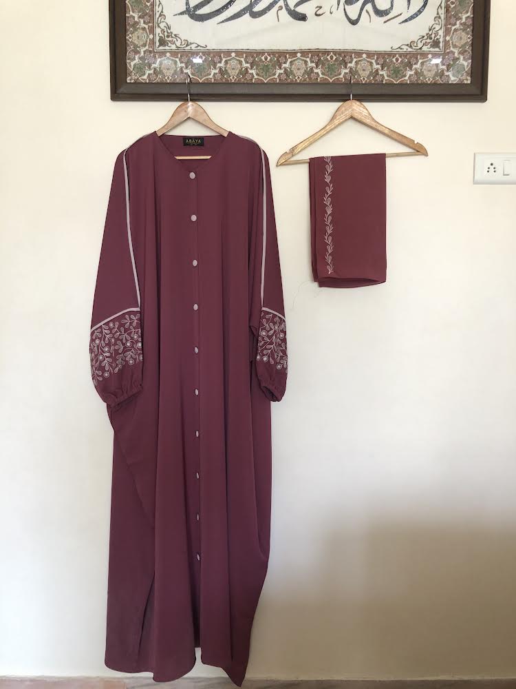 Sleeves Embroidered Bisht Buttoned Abaya - The Abaya Store