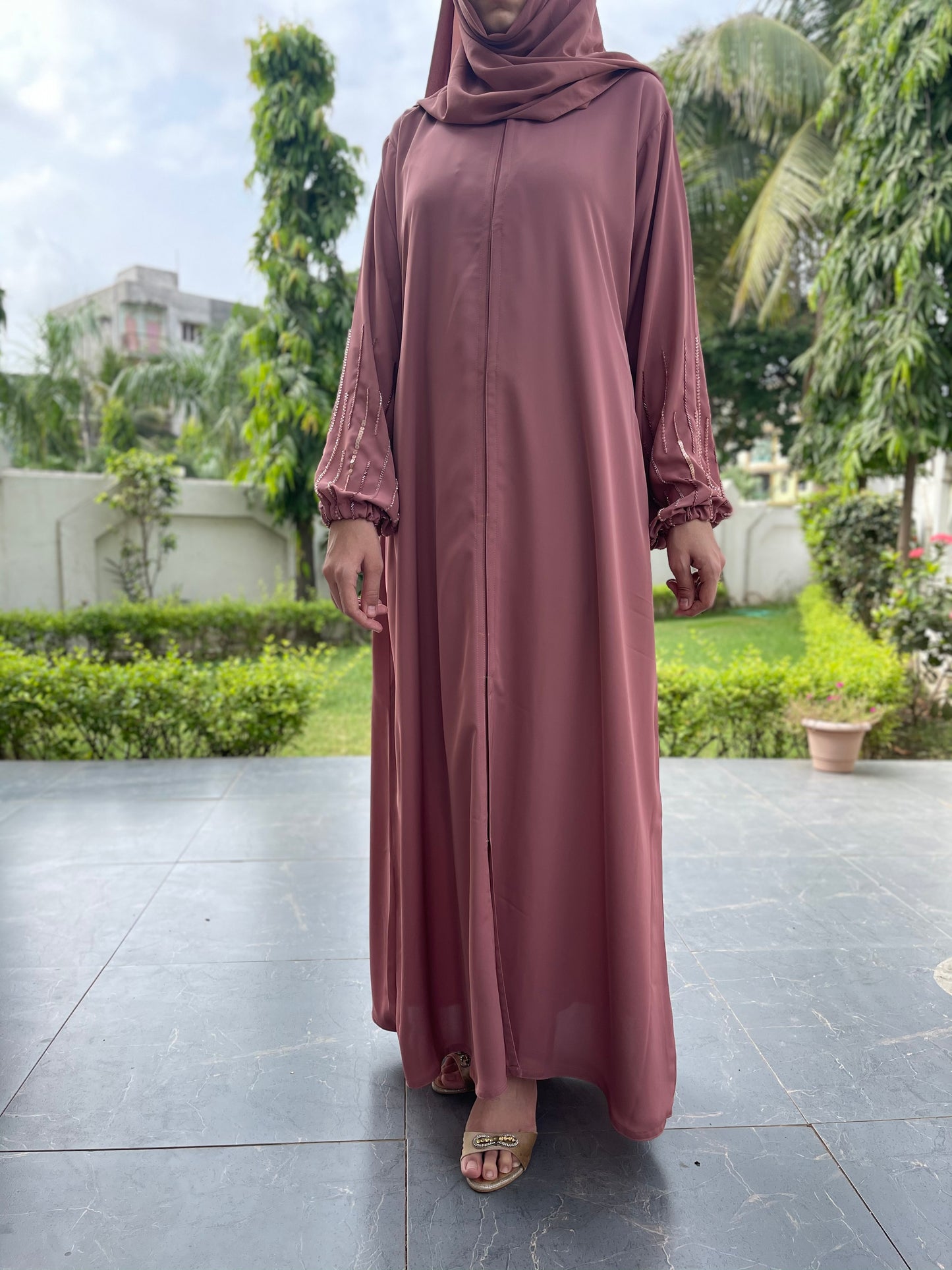 Elasticated Sleeves handworked Abaya - The Abaya Store