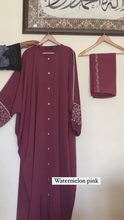 Sleeves Embroidered Bisht Buttoned Abaya