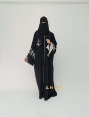 Fakhia Semi Bisht Abaya