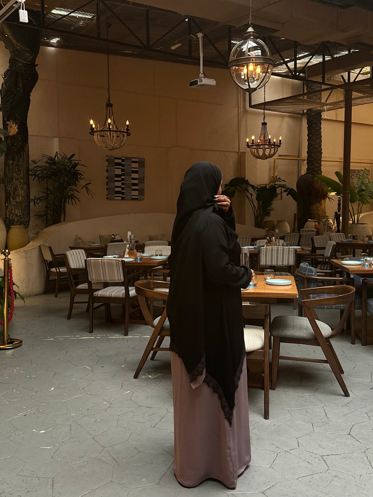 Dual Tone Delicate Lace Abaya