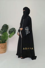 Fakhia Semi Bisht Abaya